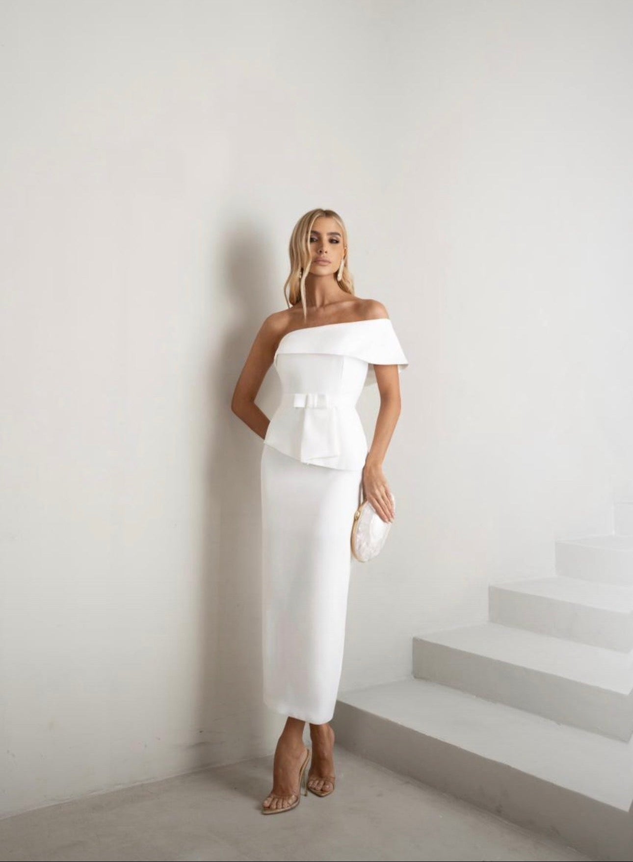 Vestido Midi Alfaiataria com Cinto Barcelona